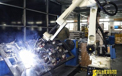 創(chuàng)新引領(lǐng):探索激光焊接機器人的制造業(yè)應(yīng)用